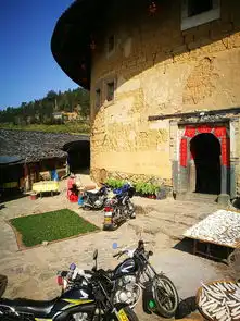  观福建土楼赏大鱼海棠