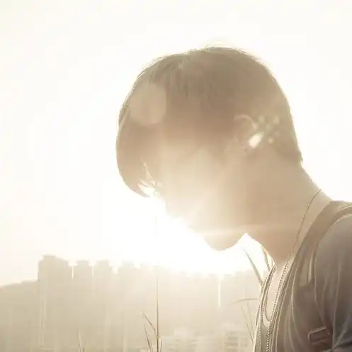 求阳光一点的头像 求阳光一点的头像