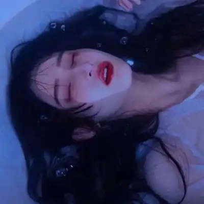 冷酷头像女霸气真人孤独伤感女生头像冷酷 冷酷头像女霸气真人孤独伤感女生头像冷酷