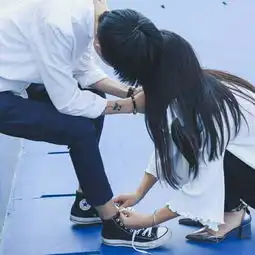 情侣头像女朋友不是人抢