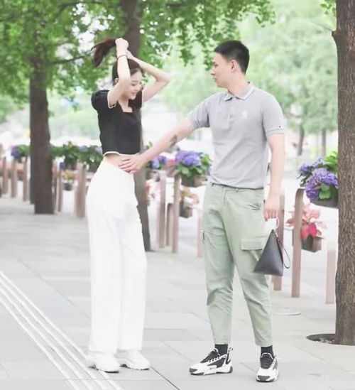  别穿同款了,豆腐配抹茶情侣裤才是秀恩爱必备,甜歪人
