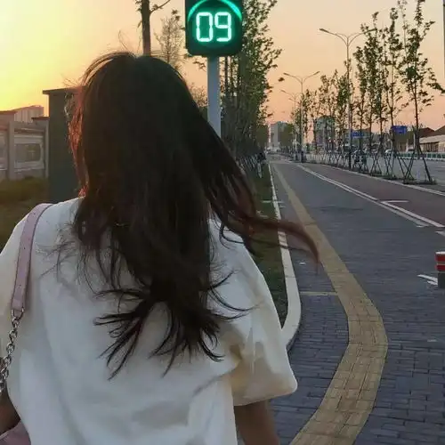 女头像氛围感小众背影