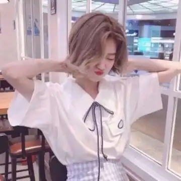 qq情侣头像双人的女生闺