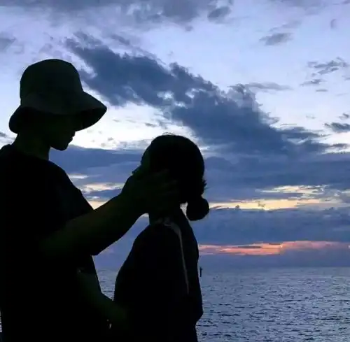  头像好好鬼混不许谈那狗屁的恋爱