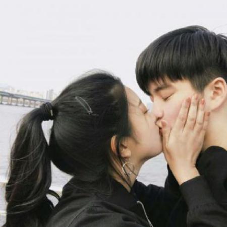 qq头像情侣最新版情侣头