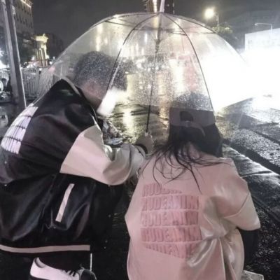  情侣头像2022最新版一男一女真人时间本无事一切在人心