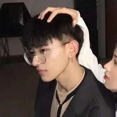  头像假装不在意才是最严重的占有欲