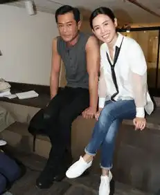  古天乐现身意外戴婚戒曾被造谣与男性富豪关系密切