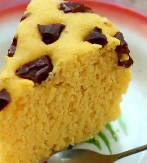  黄面发酵一下蒸出来的发糕像面包一样,好看又好吃,孩子都抢着吃