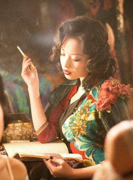  奉上军阀太太样式的复古精致妆容教程,学会了你也可以美得不可方物
