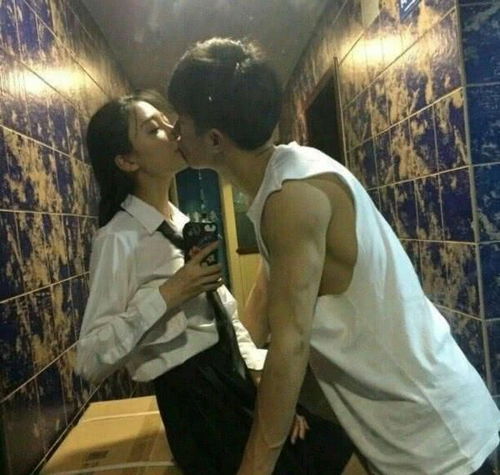  女孩子说我去冲澡了,笨蛋才回好的,高情商都这么玩
