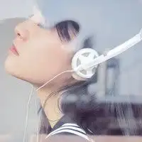  带上耳机远离浮躁的世界倾听自己的心声