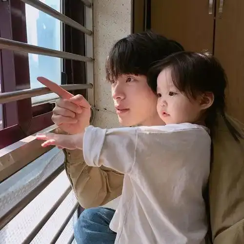 韩国30岁神仙情侣婚后生活引500万人围观闪婚5年比热恋还恩爱,这爱情太酸了 韩国30岁神仙情侣婚后生活引500万人围观闪婚5年比热恋还恩爱,这爱情太酸了