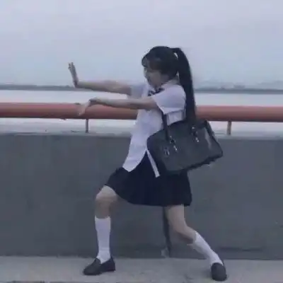 情侣头像jk男占座