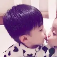 情侣头像可爱小孩萌萌黄