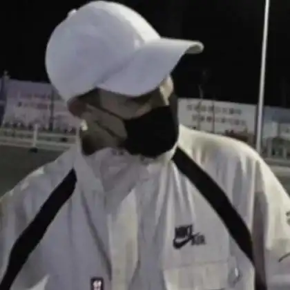  伤感的男生头像,一共12张黑白色的占多半