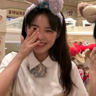  真人优质闺头一左一右神仙图片