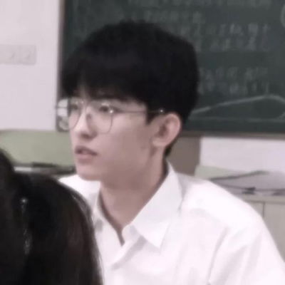 情侣头像一人一半抖音