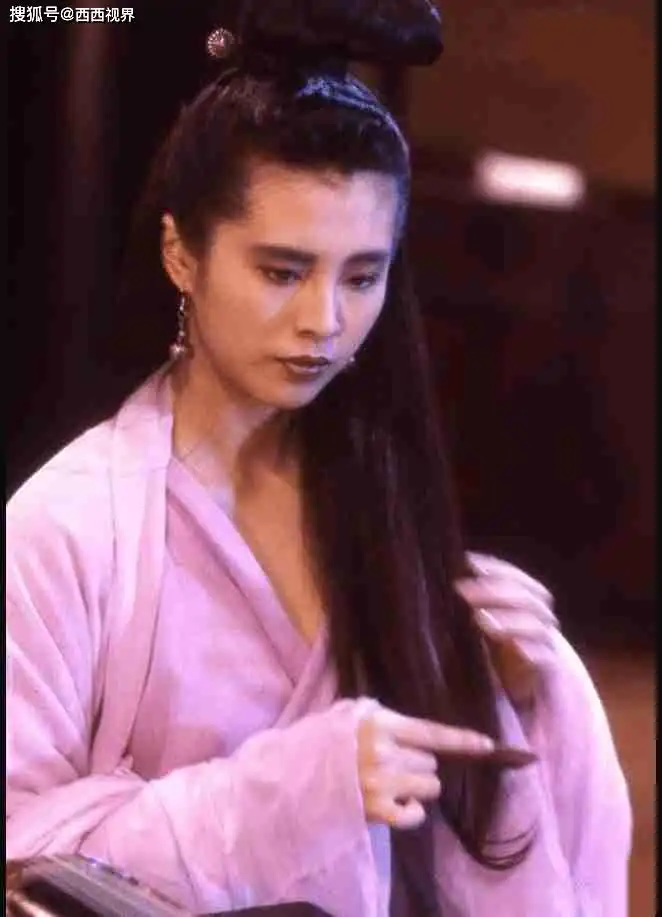  宣布退圈永不复出的4大明星,没有食言,都退的干干净净