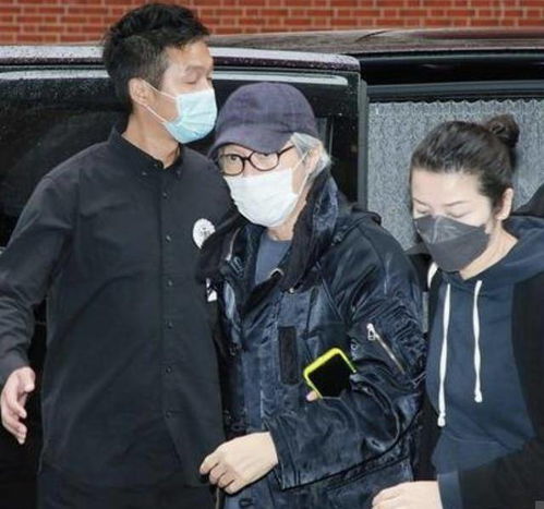  59岁周星驰状态回春,现身为好友拉票满脸温柔,慈眉善目状态好