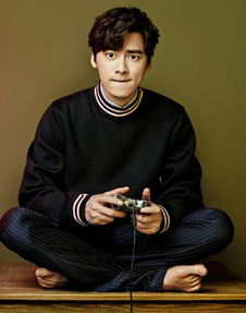  李易峰黑白衣服图片休闲