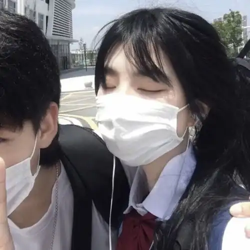 情侣头像风很温柔花很浪漫你很特别我很喜欢  情侣头像风很温柔花很浪漫你很特别我很喜欢