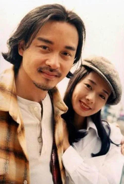  阴阳相隔的12对明星情侣,星爷痛失所爱,甄妮为傅声守寡40年