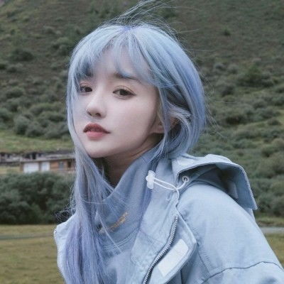  网易云音乐热评你在拽什么,迟早有一天我会钻进你宽松的卫衣,摸你的