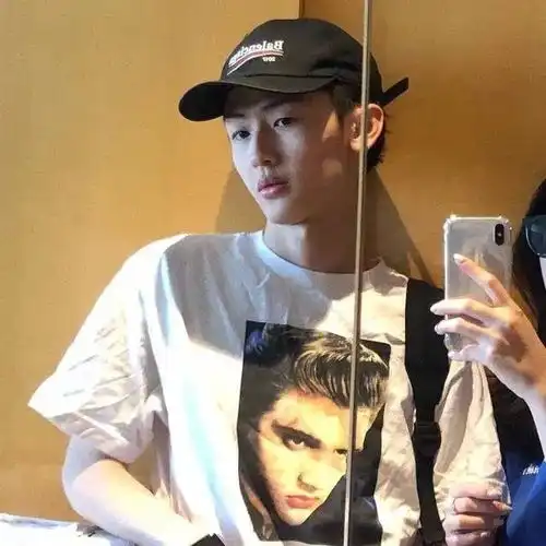  情侣头像人什么时候才能不权衡利弊