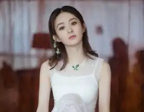 赵丽颖身材太瘦,当场展示钻笼子,旁边窦骁的表情太搞笑 赵丽颖身材太瘦,当场展示钻笼子,旁边窦骁的表情太搞笑