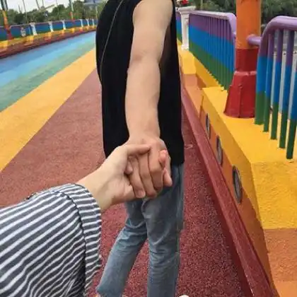  比较独特的情侣头像一男一女,一个人一张这才是绝配的