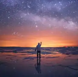  每一个伸手摘星的人,未来必定是星辰大海