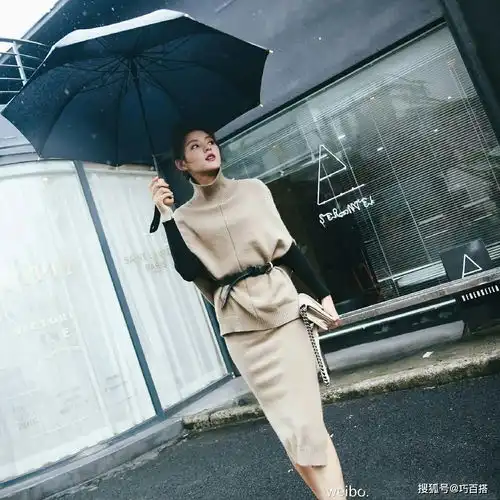  张予曦不愧是网红出身,身材管理一点没毛病,穿衣风格也紧追潮流