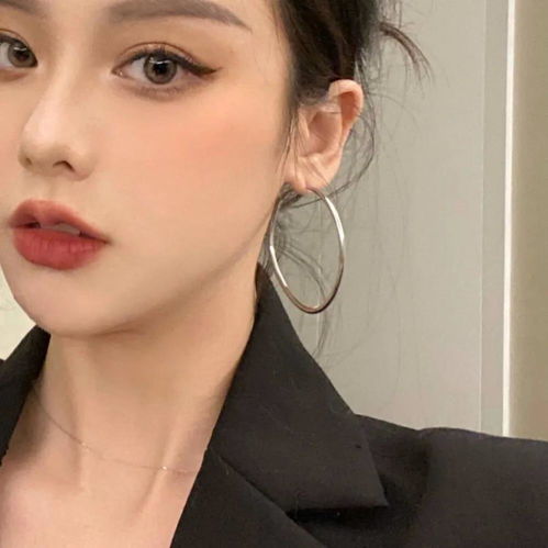 女生头像虽然辛苦我还是会选择那种滚烫的人生