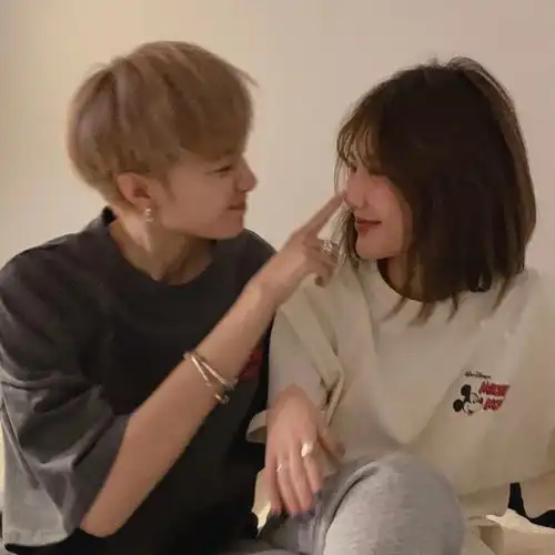  情侣头像就等一个你