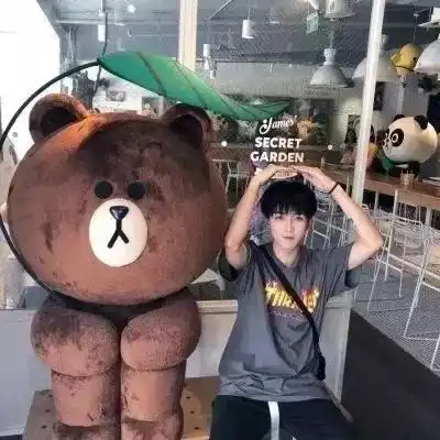  情侣头像人的内心不种野花就长杂草