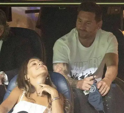 安东内拉情侣头像正果