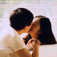  下载微信聊天亲嘴图片大全微信头像图片大全