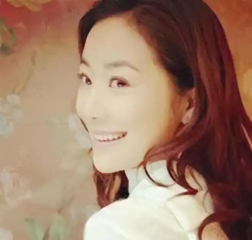  我退休金6000,补贴儿子4000,儿媳却给她妈买了30000的项链手镯