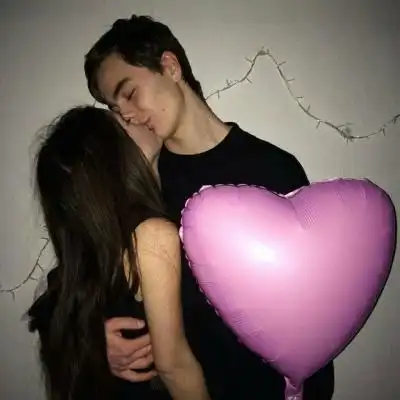  超甜蜜欧美情侣头像有你在身边风都是甜的