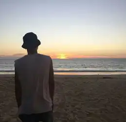 情侣头像一对两张一张月亮一张太阳
