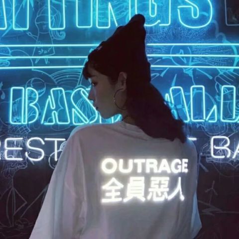  感动代替不了感情念旧也回不到曾经