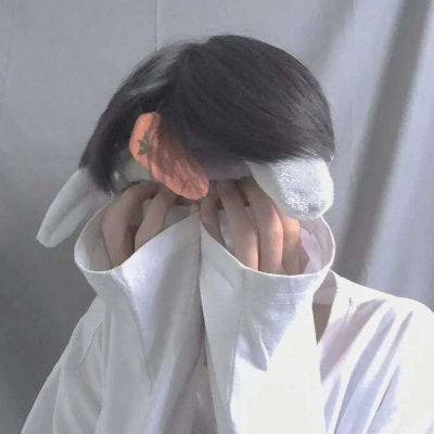 男头枪和玫瑰随时为公主待命