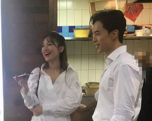  金莎与男子约会被拍,两人穿情侣装画面超甜,言情小说不敢这样编