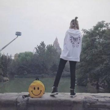  情侣背影头像一男一女清新唯美既然可以拥抱那就不要放掉