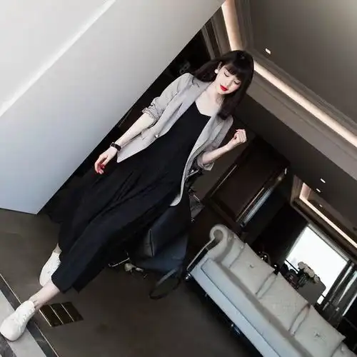  戈蔓婷女装吊带裙怎么搭配衣服图片