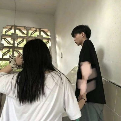  情侣头像四人情头林七月.