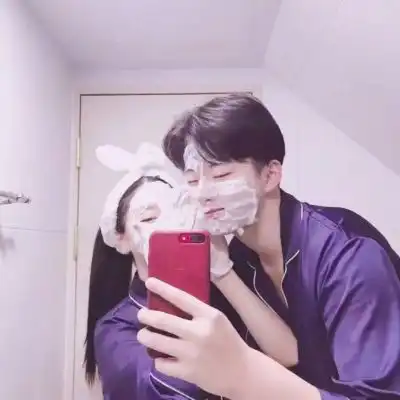  手机遮脸一对幸福情侣头像我的眼里只有你