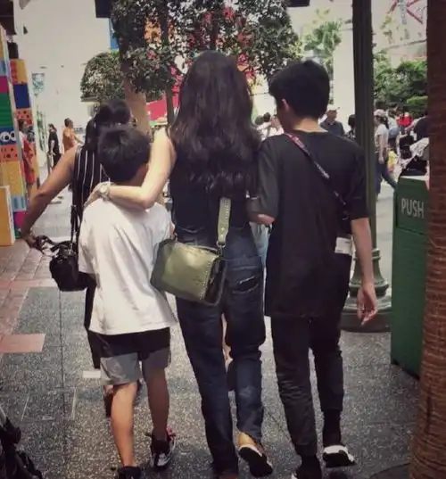  张柏芝大儿子近照曝光,颜值颇像爸爸曾对谢霆锋评价颇有微词
