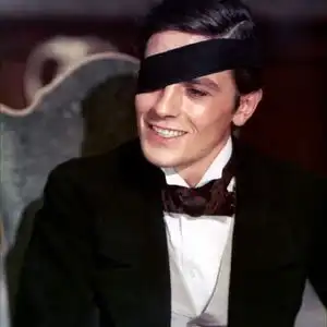 佐罗阿兰德龙去世,生来注定成功,但不幸福 佐罗阿兰德龙去世,生来注定成功,但不幸福